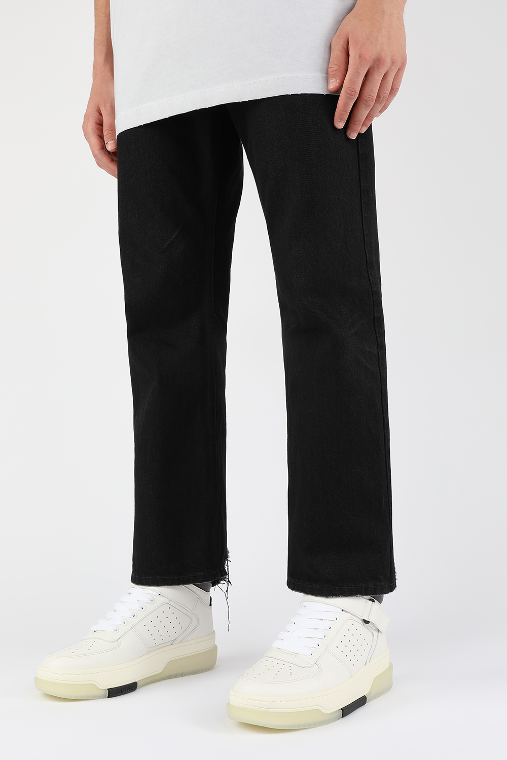 תמונת כל הלוק של סניקרס סטדיום מעור ברכיסה גבוהה